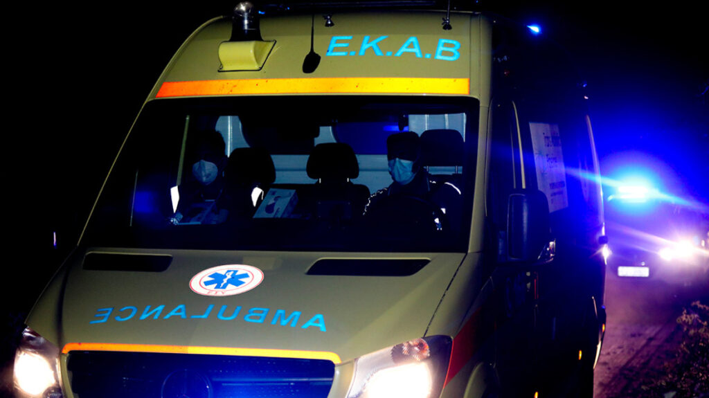 Θανατηφόρο τροχαίο στον Πειραιά: ΙΧ έπεσε σε κολώνα – Νεκρός ο οδηγός, σοβαρά τραυματισμένη η συνοδηγός