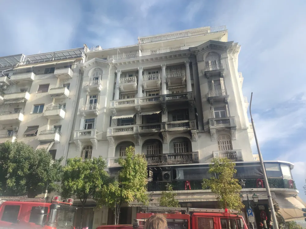 Θεσσαλονίκη: Φωτιά σε καφέ μπαρ στη λεωφόρο Νίκης