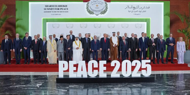 Ντόναλντ Τραμπ: «Πετύχαμε το αδύνατο μετά από 3.000 χρόνια, τώρα αρχίζει η ανοικοδόμηση της Γάζας»