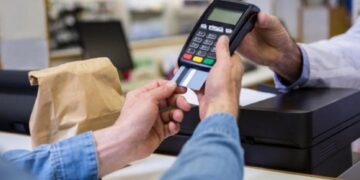 Τι ισχύει με τις ηλεκτρονικές αποδείξεις: Ποιοι κινδυνεύουν με έξτρα φόρο – Ποιες δαπάνες αναγνωρίζονται και ποιες οι εξαιρέσεις