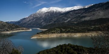 «Καμπανάκι» για τη λίμνη Μόρνου: Έπεσε κι άλλο η στάθμη – Ανησυχία για κίνδυνο ξηρασίας στην Αττική