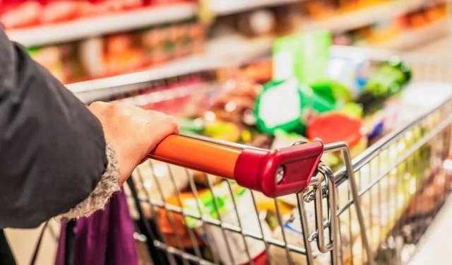 Διευκρινίσεις της Ένωσης Σούπερ Μάρκετ για τη μείωση τιμών σε 2.000 προϊόντα