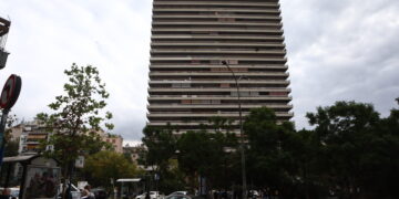 Αμπελόκηποι: Νεαρός άνδρας αυτοκτόνησε πέφτοντας από τον 24ο όροφο του Πύργου Απόλλων 