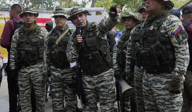 Ένταση στην Καραϊβική: Η Βενεζουέλα αναπτύσσει στρατιωτικές δυνάμεις στα σύνορα με την Κολομβία