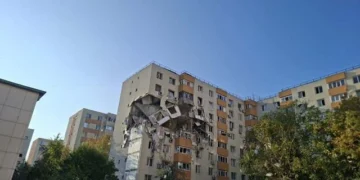 Τρεις νεκροί από έκρηξη σε οκταώροφη πολυκατοικία στο Βουκουρέστι