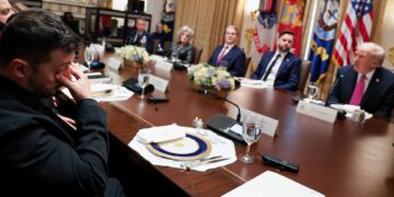 «Φρένο» Τραμπ στον Ζελένσκι για Τόμαχοκ στην Ουκρανία, ενόψει της συνάντησης με τον Πούτιν