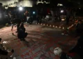 Συγκέντρωση διαμαρτυρίας στο Σύνταγμα για τον Άγνωστο Στρατιώτη - Συγγενείς των θυμάτων ξαναέγραψαν τα ονόματα έξω από τη Βουλή