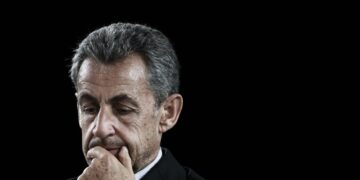 Παρίσι: Στη φυλακή Σαντέ σήμερα ο Νικολά Σαρκοζί - Ο πρώτος Πρόεδρος της Γαλλίας που φυλακίζεται
