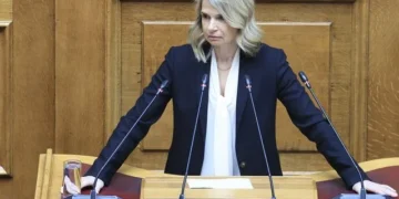 Μιλένα Αποστολάκη στη Βουλή: "Απροστάτευτη η πρώτη κατοικία των πολιτών"