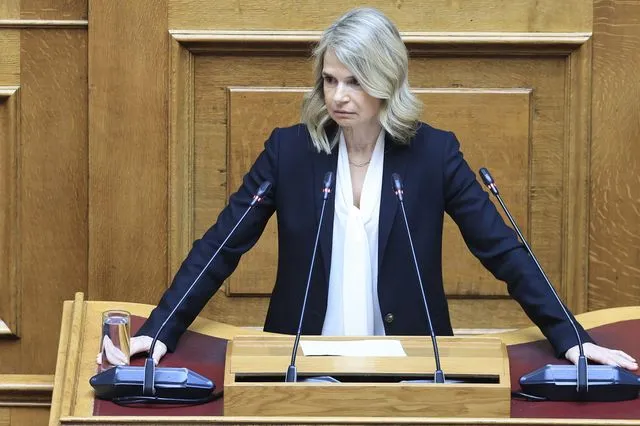 Μιλένα Αποστολάκη στη Βουλή: "Απροστάτευτη η πρώτη κατοικία των πολιτών"