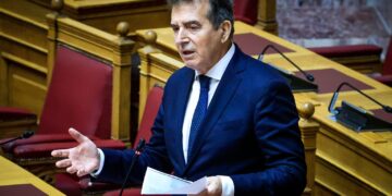 Μ. Χρυσοχοΐδης για την τροπολογία σχετικά με το μνημείο του Άγνωστου Στρατιώτη: "Στα ιερά και τα κοινά οφείλουμε το μέγιστο σεβασμό"