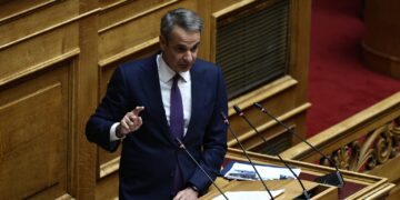 Ομιλία Κ. Μητσοτάκη στη Βουλή για τον Άγνωστο Στρατιώτη: "Οι ιεροί τόποι ανήκουν σε όλους και όχι σε όσους φωνάζουν περισσότερο"