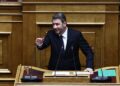Ν. Ανδρουλάκης κατά Μητσοτάκη για τον Άγνωστο Στρατιώτη: "Εργαλειοποιείτε ένα σύμβολο ενότητας για να διχάσετε την κοινωνία και τους πολίτες"