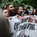 Μεταξουργείο: Επεισόδια κατά τη διαμαρτυρία εκπαιδευτικών και γονέων για τις συγχωνεύσεις σχολικών τμημάτων - Χημικά και βομβίδες κρότου-λάμψης από την αστυνομία