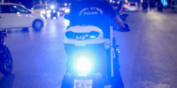 Πειραιάς: Συνελήφθη 18χρονος που λήστευε επιβάτες στο μετρό