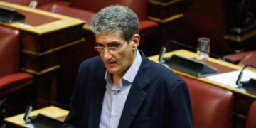 Χρήστος Γιαννούλης υπέρ της συμπόρευσης: "Δεν πρέπει να υπάρξει στις εκλογές και ψηφοδέλτιο ΣΥΡΙΖΑ και κόμμα Τσίπρα"