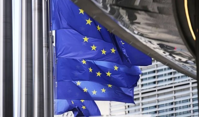 Η ΕΕ συζητά και ετοιμάζεται να λάβει απόφαση για απαγόρευση της χρήσης της αιθανόλης σε αντισηπτικά – Φόβοι για καρκίνο