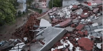 Τουρκία: Πάνω από 300 μετασεισμοί μετά τα 6,1 Ρίχτερ στο Μπαλκισεχίρ