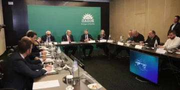 Ν. Ανδρουλάκης στη συνάντηση με εκπροσώπους καταναλωτικών ενώσεων: "Η κυβέρνηση απέτυχε να προστατεύσει το εισόδημα και την αγοραστική δύναμη των πολιτών"