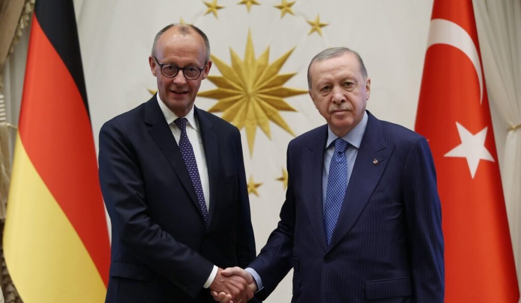 Επεισοδιακή συνάντηση Μερτς – Ερντογάν με εκατέρωθεν «καρφιά»: «Δεν βλέπετε τη σφαγή στη Γάζα», «δεν είστε έτοιμοι για την Ευρώπη»