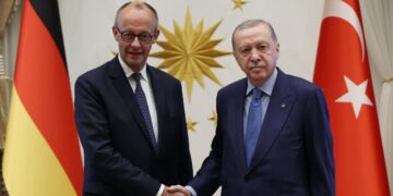 Επεισοδιακή συνάντηση Μερτς – Ερντογάν με εκατέρωθεν «καρφιά»: «Δεν βλέπετε τη σφαγή στη Γάζα», «δεν είστε έτοιμοι για την Ευρώπη»