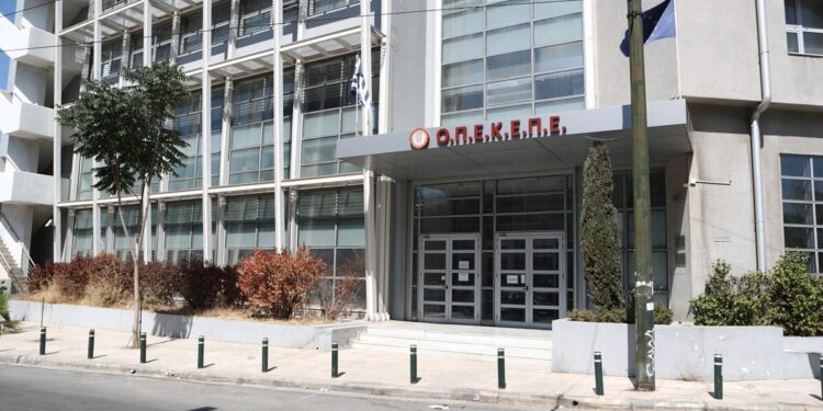 Έφοδος της Οικονομικής Αστυνομίας στο τμήμα πληροφορικής του ΟΠΕΚΕΠΕ