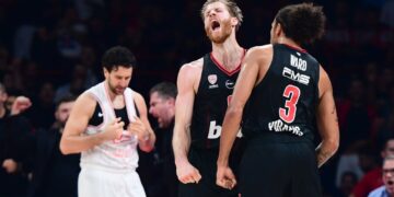 Euroleague: Ο Ολυμπιακός νίκησε 62-58 την Χάποελ Τελ Αβίβ στο ΣΕΦ με ασφυκτική άμυνα στο δεύτερο ημίχρονο