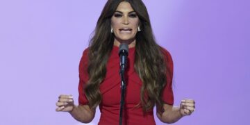 Έρχεται σήμερα η νέα Αμερικανίδα πρέσβης, Κίμπερλι Γκίλφοϊλ