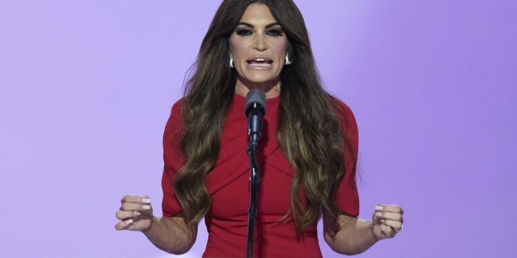 Έρχεται σήμερα η νέα Αμερικανίδα πρέσβης, Κίμπερλι Γκίλφοϊλ