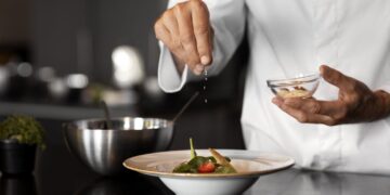 Φυλακίστηκε ο γνωστός τηλεοπτικός σεφ που συνελήφθη για φοροδιαφυγή