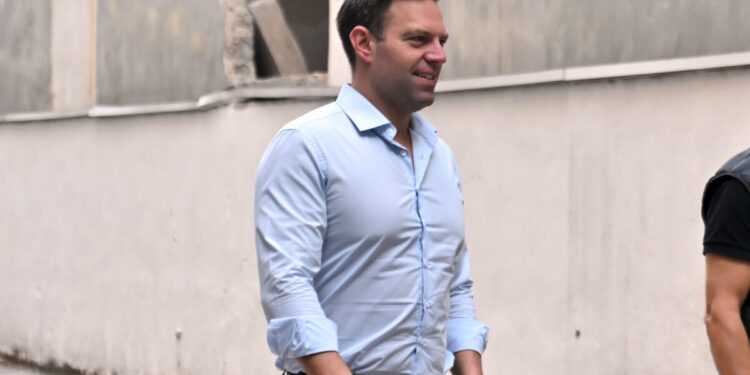 Ανάρτηση Κασσελάκη κατά Μπέου: "Να χαίρονται στη ΝΔ τον ψηφοφόρο τους"