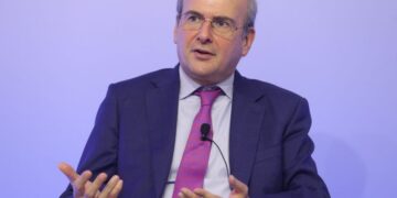 Αποστάσεις Χατζηδάκη για το θέμα των ΕΛΤΑ: "Η διοίκηση θα μπορούσε να είχε κάνει άλλους χειρισμούς"