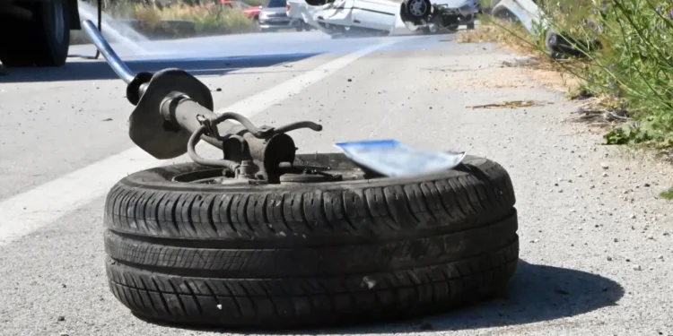 Επτά τραυματίες σε καραμπόλα τριών αυτοκινήτων στην  εθνική οδό Πατρών–Πύργου,