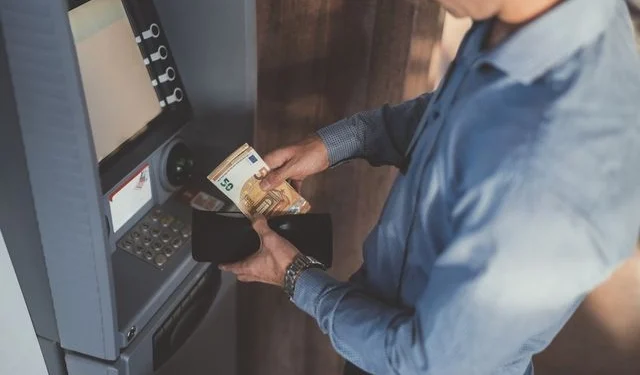 Πότε θα καταβληθούν τα ποσά για την επιστροφή ενοικίου και το επίδομα 250 ευρώ