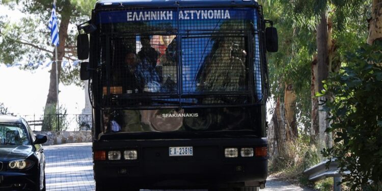 Έφοδος της ΕΛ.ΑΣ. στις φυλακές Αλικαρνασσού για το μακελειό στα Βορίζια