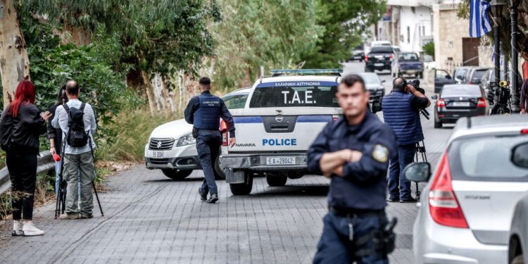 Παραδόθηκαν τα τρία αδέρφια που καταζητούνταν για το μακελειό στα Βορίζια