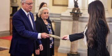 Η Κίμπερλι Γκίλφοϊλ στο Προεδρικό Μέγαρο - Επέδωσε τα διαπιστευτήριά της στον ΠτΔ Κ. Τασούλα