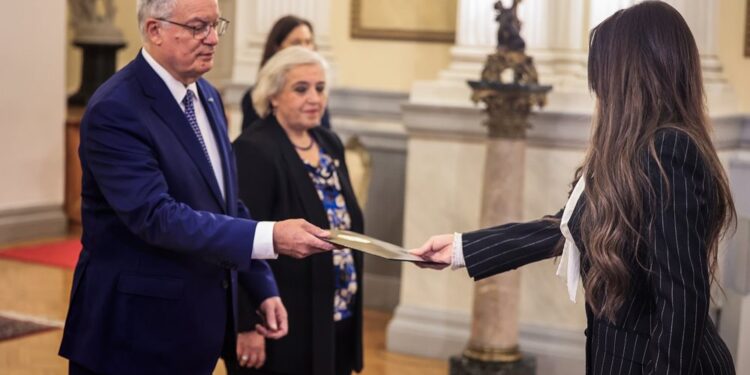 Η Κίμπερλι Γκίλφοϊλ στο Προεδρικό Μέγαρο - Επέδωσε τα διαπιστευτήριά της στον ΠτΔ Κ. Τασούλα