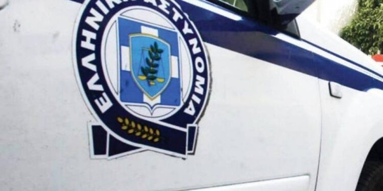 Συνελήφθη στην Αθήνα 37χρονος με κρυμμένο όπλο στο σακίδιό του