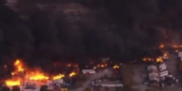 ΗΠΑ:Αεροσκάφος μεταφοράς φορτίων συνετρίβη στο Λούισβιλ του Κεντάκι - Τουλάχιστον 7 νεκροί και 11 τραυματίες