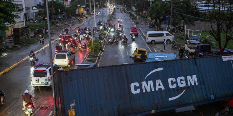 Φιλιππίνες: Τουλάχιστον 66 νεκροί από τον τυφώνα Καλμάγκι