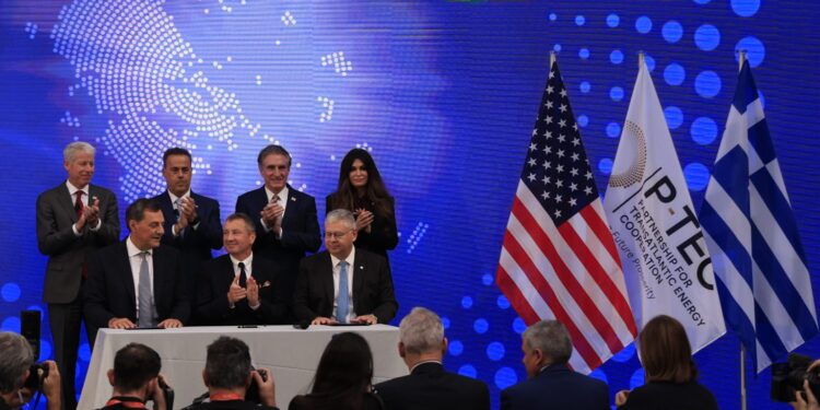 Ιστορική συμφωνία ExxonMobil, Energean και Helleniq Energy για υδρογονάνθρακες στο Ιόνιο – Τι σημαίνει για την Ελλάδα