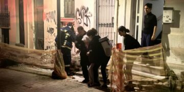 Φωτιά σε διώροφη κατοικία στο κέντρο της Πάτρας – Απεγκλωβίστηκε ηλικιωμένη γυναίκα