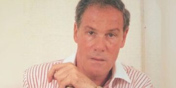 Πέθανε ο διάσημος σχεδιαστής μόδας Ντίμης Κρίτσας – Είχε ντύσει τις μεγαλύτερες σταρ της χώρας και του Χόλιγουντ