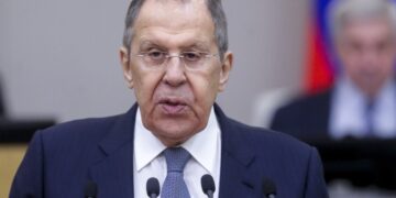 Ρωσία: Το Κρεμλίνο διαψεύδει τις φήμες για απομάκρυνση Λαβρόφ από την κυβέρνηση