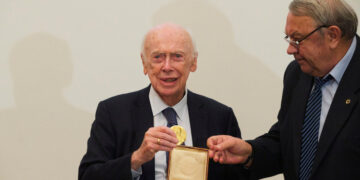 Πέθανε ο βραβευμένος με Νόμπελ ιατρικής Τζέιμς Γουότσον, που συνέβαλε στην ανακάλυψη της δομής του DNA