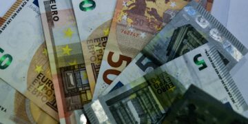 Πότε θα πληρωθούν οι συντάξεις Δεκεμβρίου