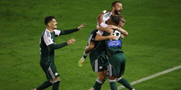 Ο Παναθηναϊκός νίκησε 2-1 τον ΠΑΟΚ και τον έριξε από την κορυφή