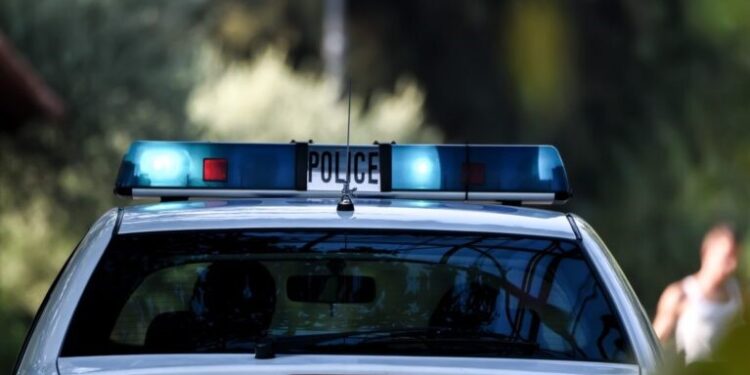 Κορωπί: Καταγγελία 41χρονης ότι 61χρονος την παρέσυρε με το αυτοκίνητό του μετά από φραστικό επεισόδιο