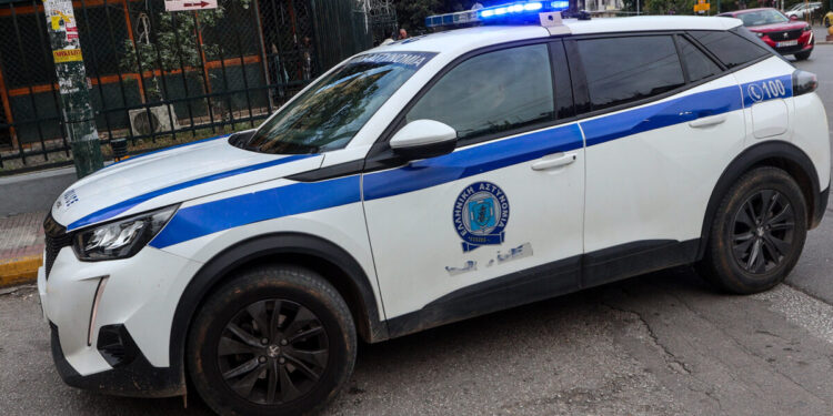 Πάτρα: Οδηγός Ι.Χ παρέσυρε και τραυμάτισε τροχονόμο που πραγματοποιούσε ελέγχους